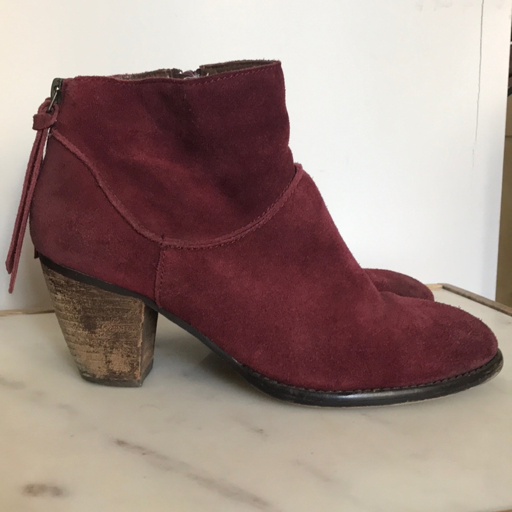 Burgundy STEVE MADDEN booties